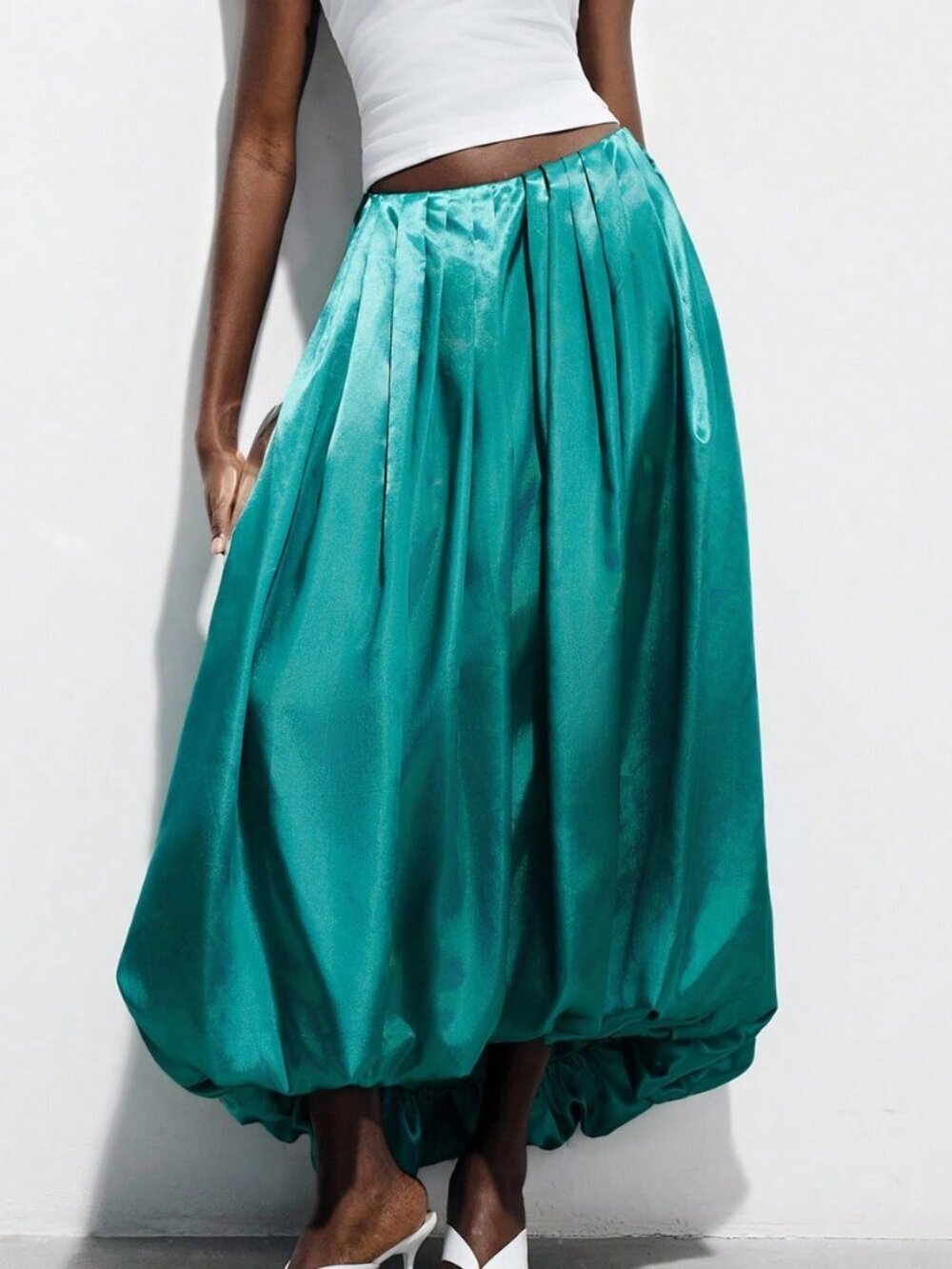 Green Casual Women's High-Waisted A-Line Satin Pleated Skirt - Picture 4 of 8
